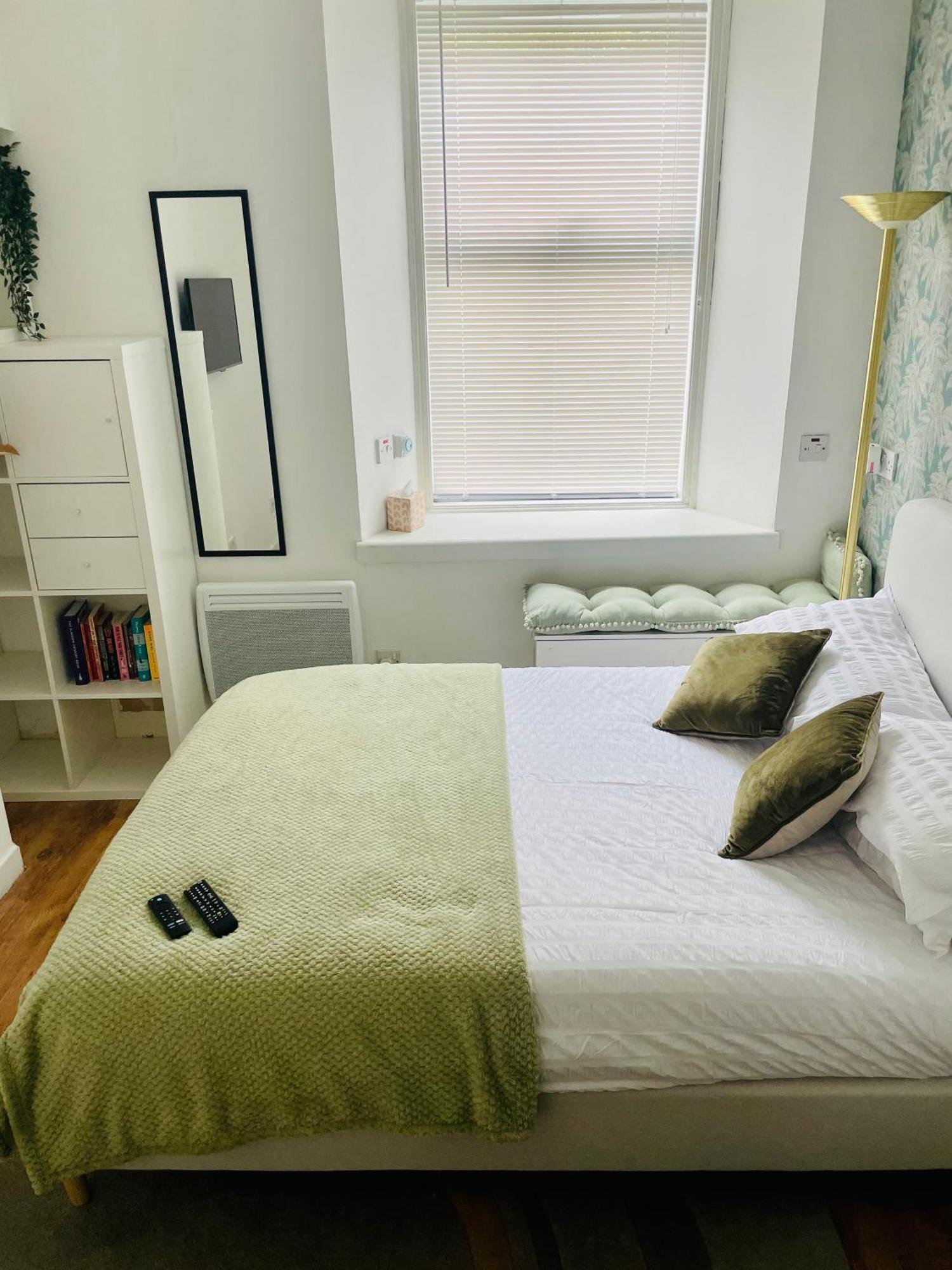 The Wee Studio Flat Пейзли Екстериор снимка